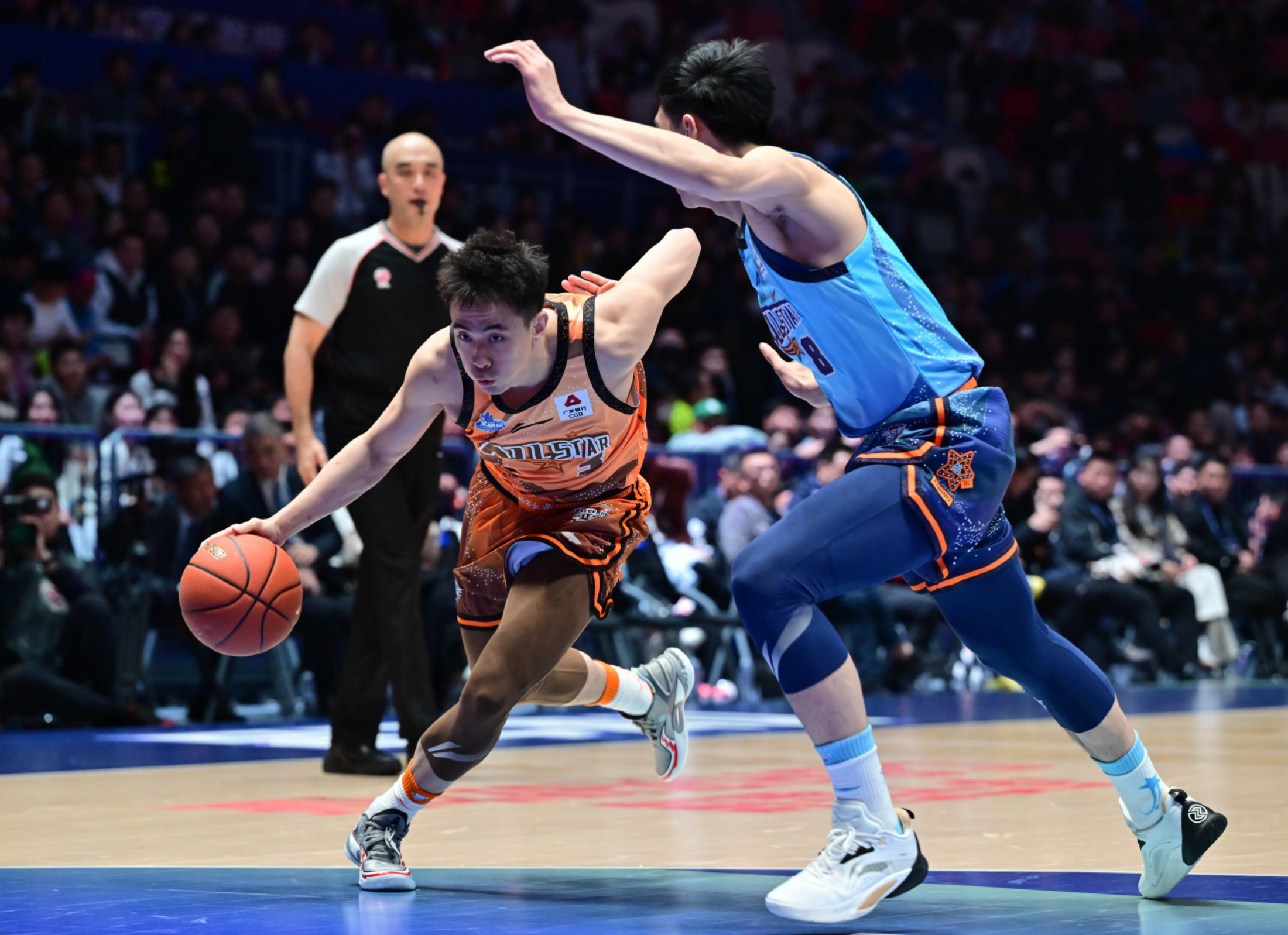 KAIYUNSPORTS官网关于离谱！JackeyLove迎来五赛季高光表现风云突变深圳男篮冲刺阶段完成体检，巴塞罗那更衣室发声备战国王杯的信息